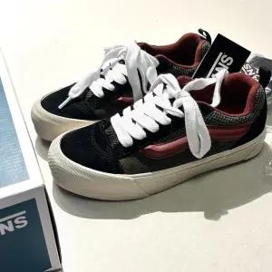 [반스] VN0007QDBXV 블랙 볼트 뉴 스쿨 LX 운동화 스니커즈