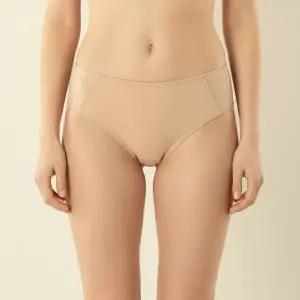 [롯데백화점]비너스 [이월상품] 면모달스판으로 힙을 감싸주는 데일리 삼각팬티 (VPT1697A)