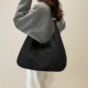 솜솜스퀘어 대형 나일론 크로스백 데일리 다용도 수납 가벼운 숄더백