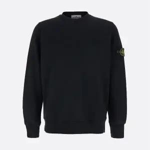 [스톤아일랜드]26SS 스톤 아일랜드 플리스 맨투맨 블랙 L1S156100060 S0051 V0029