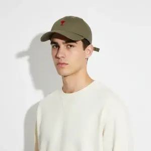 클리어런스AMI UCP116 AW0041 0953  드 꾀흐 하트 로고 자수 볼캡