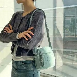 (색상 블랙)조절 미니 여행 스트랩 메신저백 보조가방 남자 힙색