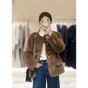 [롯데백화점]SOUP 노카라 밍크페이크퍼 자켓  SBADB813