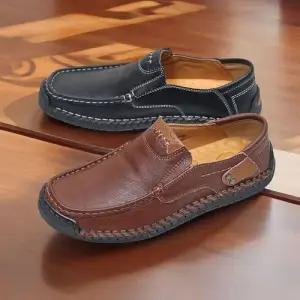 남자 캐주얼무드 오바로크 라인 포인트 데일리 슬립온 WEE8C00