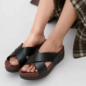 크로스 여성 슬리퍼 데일리 키높이 여름 슬리퍼 슈즈