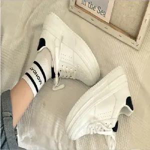 여성키높이운동화 티글 통굽 키높이 운동화 워킹화