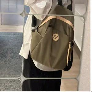 여성백팩 출퇴근 사이드 오픈포켓 베이직 백팩 정장가방