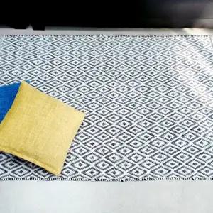 [텐바이텐]사각패턴 거실러그 화장대 식탁 의자