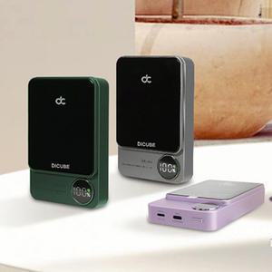 디큐브 강화유리 맥세이프 유무선 고속충전 보조배터리 10000mAh