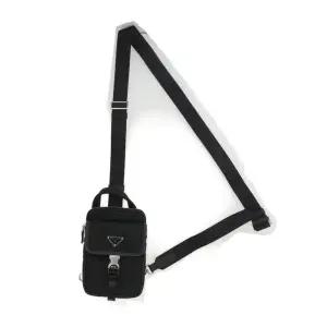 아이테크 블랙 크로스바디 백 2ZH194 2DMHF0002
