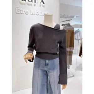 [갤러리아] 언발 숄더 긴팔니트(GTAKP004B)