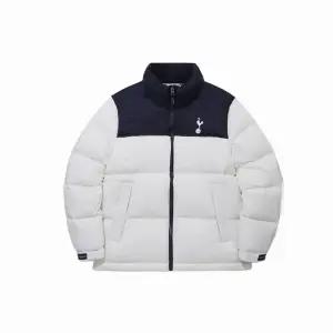 풋볼스탠다드 공용 토트넘 엠블럼 숏다운 점퍼 T4DJ401XWHT