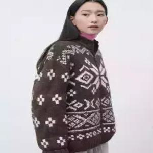 제너럴아이디어 GENERALIDEAstandard UNI 하이넥 노르딕 집업 가디건 BROWN SBE4U04017