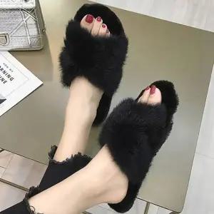 여성 인조 토끼털 블로퍼 여성스러운실내화 겨울 슬리퍼 사무실 룸슈즈 여성토끼털룸슈즈