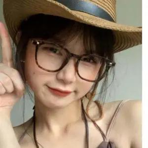 독특한 호피무늬 추천 뿔테 안경 꾸안꾸 여자 공용 아