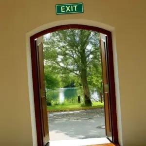 유도선표지판 대피로 영화관 주목성 컬러배합 유도등스티커 1종 (WFJ6ZCC)