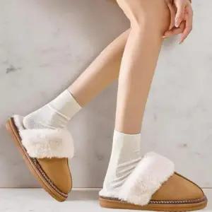 [옷자락]여성 컬러 배색 스티치 디테일 겨울 퍼 트렌디 슬리퍼