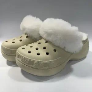 [보리보리/크록스 슈즈]클래식 플랫폼 퍼즈 라인드클로그 212854-2Y2