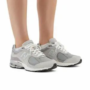 [뉴발란스] 2002R 고어텍스 콘크리트 하버 그레이 스니커즈