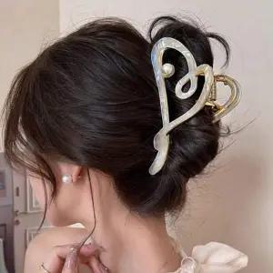 하트 펀칭 진주 포인트 여성 집게핀