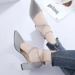 여성 사랑스러운컬러 스웨이드소재 스트랩 펌프스힐