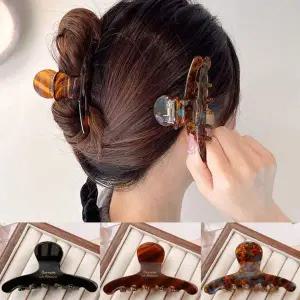 [셀러에이드]여성 영문 레터링 포인트 올림머리 반묶음 유광 헤어 집게핀