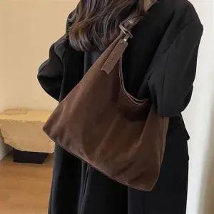 세미 정장 데일리 스웨이드 호보 숄더 백 여자 코디