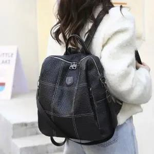 인조 출근 스티치 가죽 가방 데일리 블랙백팩 포인트