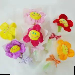 생일축하꽃다발 초미니 스마일 한송이 인형 꽃다발 (유치원 어린이집 미니 생일 축하 졸업 저렴한 꽃선물)