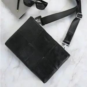 남성 크로스백 겸용 스트랩 가죽 손가방 클러치백 WBC9F51