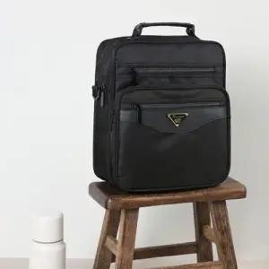 남성 남자 남학생 경량 보조 가방 토트백 크로스백 WBC1FF3