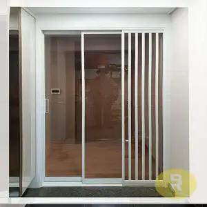 100번 초슬림3연동중문 화이트 띠분할형 브론즈강화유리