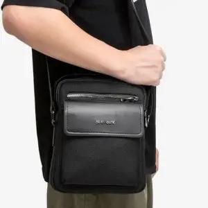 덮개형 프론트 포켓 토트 손잡이 남녀공용 크로스백 WF61551