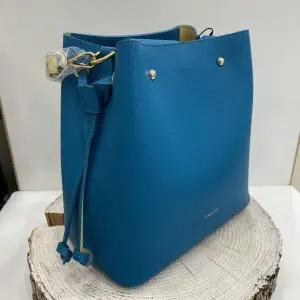 [에스콰이아]에스콰이아  여성 버킷백 소가죽 캐주얼 크로스백  24cm J279Q_GN