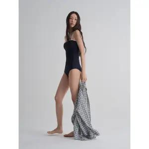 [에잇세컨즈] 배색 원피스 수영복  네이비 (32572LLY5R)