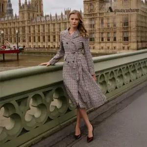 아쿠아스큐텀 25FW 트렌치 더블버튼 원피스