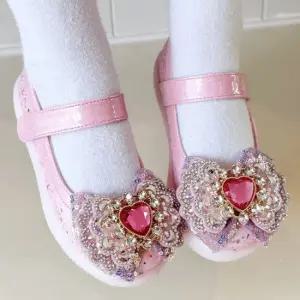 칼리 큐빅 하트 LED 여아 구두 슬립온