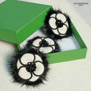 이상봉에디션 25FW 밍크 플라워 코사지