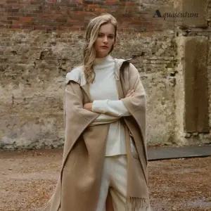 아쿠아스큐텀 25FW 이태리 울 100 케이프 판초