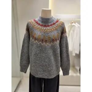 [SOUP](신세계 사우스시티) 노르딕 패턴 라운드넥 니트 (SBBLK32)