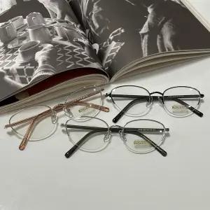 여자 삼각 반무테 긱시크 드뮤어룩 캣아이 안경테