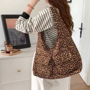 호피 여성 숄더백 (WFJ65VT)