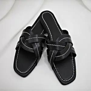 여자 꼬임슬리퍼 여름 패션 낮은굽 뮬 스티치 2색 (WFJ72ZT)