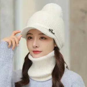 여자 겨울 니트 방울 털 모자 골프 룩 코디 넥 워머
