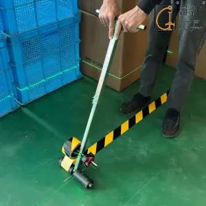 바닥 테이프 마킹기 붙이는 박스테잎 도구 커터 기계