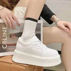 가을 스니커즈 패션 끈없는운동화 여자단화 여성단화