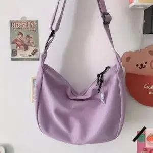 고품질 데일리 반달 크로스백 숄더 가방 학생 직장인 (WFKBAHT)