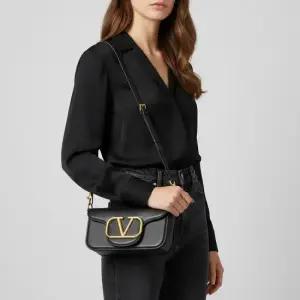 클리어런스 23FW  여성 V로고 체인 숄더백 블랙) 3W2B0K53ZXL 0NO