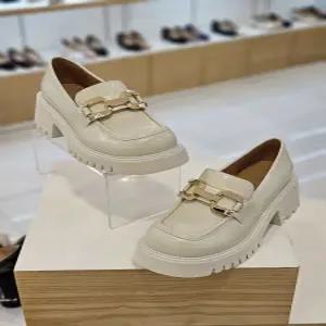 [미소페][미소페] by미소페 여성 청키 장식 로퍼(6cm) 112419011-1 (P003750066)