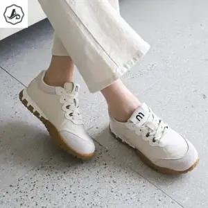 [애슬릿] 여성 스니커즈 캐주얼 운동화 러닝화 심플 발 편한